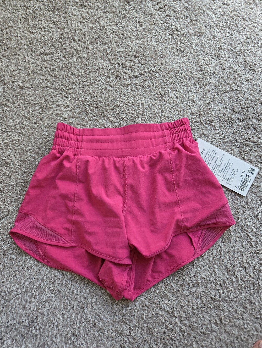 Lululemon HR Hotty Hot shorts 2.5" 2 raspberry coulis